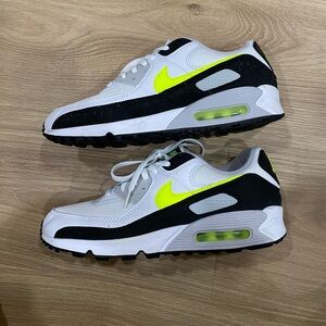 Nike Men’s Air Max 90 size 9.5 lightly worn